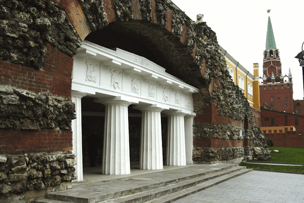O. Bové, Grotte du jardin du Kremlin à Moscou, 1821. O. Bové, Grotte du jardin du Kremlin à Moscou, 1821.