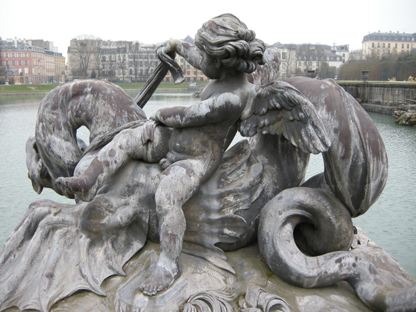 Edme Bouchardon, Dragons marins conduits par des amours ou des génies, Versailles, bassin de Neptune, détail © Cliché S. Darroussat Edme Bouchardon, Dragons marins conduits par des amours ou des génies, Versailles, bassin de Neptune, détail © Cliché S. Darroussat