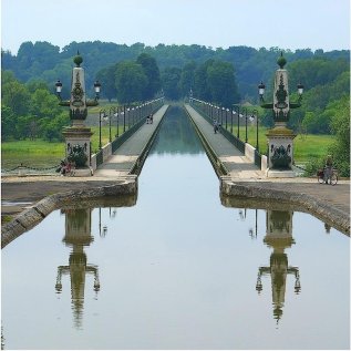 Le pont-canal de Briare Le pont-canal de Briare