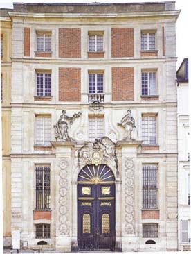 Ancien hôtel des Affaires étrangères et de la Marine, Versailles (©Cl. Jean-François Cabestan) Ancien hôtel des Affaires étrangères et de la Marine, Versailles (©Cl. Jean-François Cabestan)
