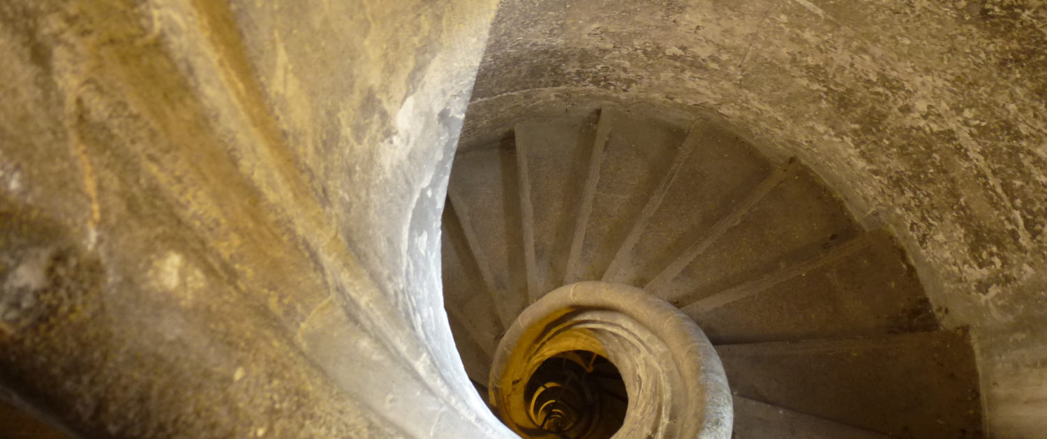 escalier en vis église Saaint-sulpice, Paris