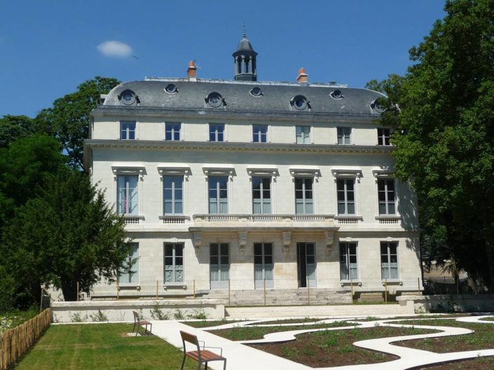 VLouis Chateau_de_la_Motte_Sanguin